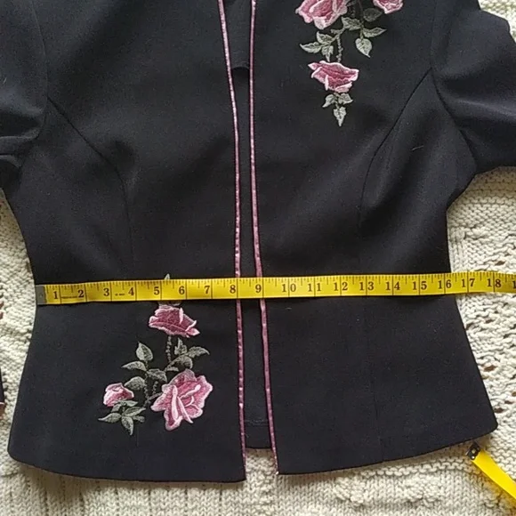 Unique Embroidered Rose Blazer - Picture 15 of 16